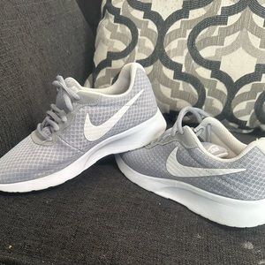 Nike tennis shoes